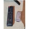 Image 6 : Samsung 32" TV, Clock,Phones A