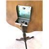 Image 7 : Pedestal Table, Clock A