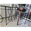 Image 5 : Outdoor Side Tables, Plant A