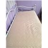 Image 2 : Day Bed C