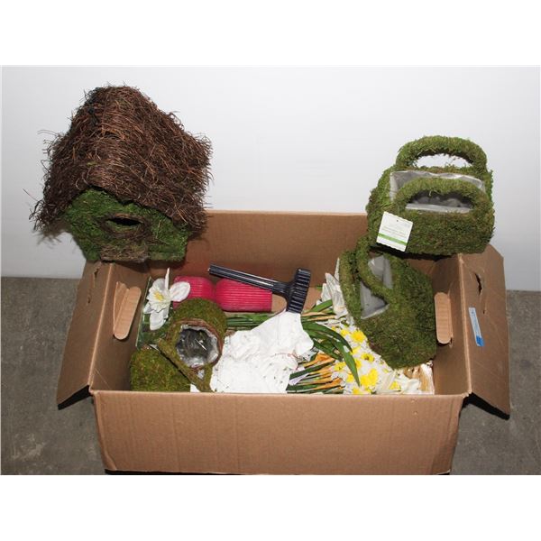 BOX OF CRAFT/DECORATIONS