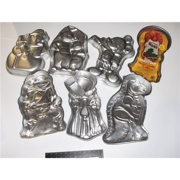 LOT OF 5 ASSORTED BAKING PANS,