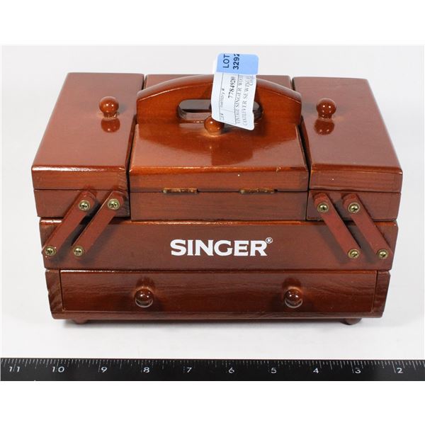 VINTAGE SINGER WOODEN CANTILEVER SEWING BOX