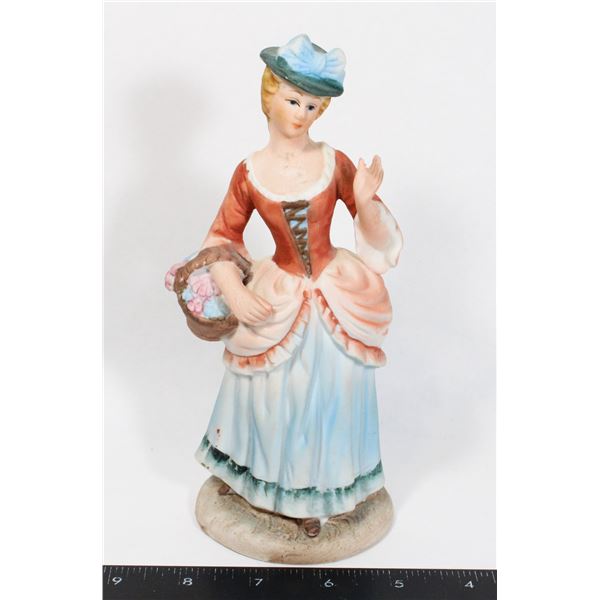 1 CERAMIC ELEGANTLY DRESSED LADY MADE IN TAIWAN