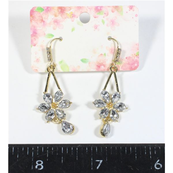 NEW GOLD TONE RHINESTONE DAISY DROP EARRINGS