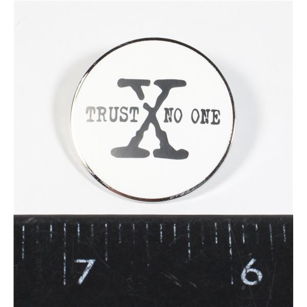 NEW ROUND TRUST NO ONE XFILE THEME LAPEL PIN