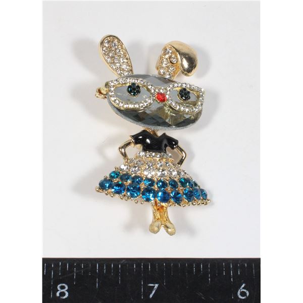 NEW BLUE 1950'S DESIGN RHINESTONE BUNNY BROOCH