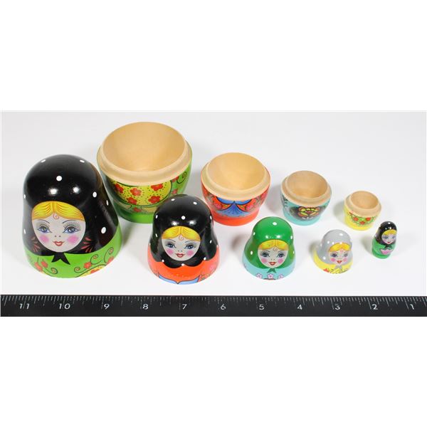 NEW 5PC NESTING DOLL SET