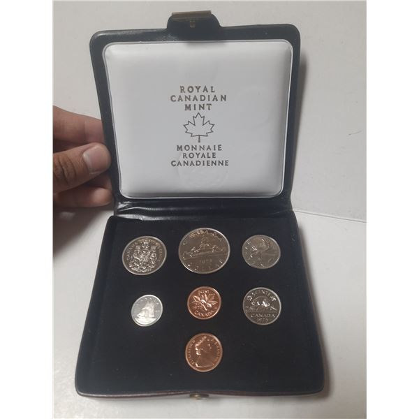 1975 Double Cent Specimen Set. 7-coin set. Housed in its original RCM maroon case.
