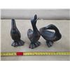 Image 1 : 3 duck statues