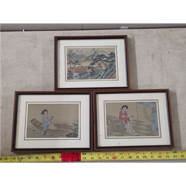 3 small japanese pictures