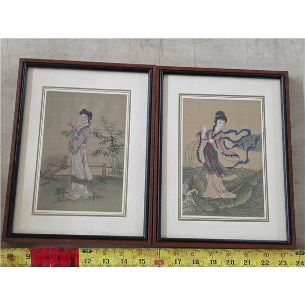 2 small japanese pictures