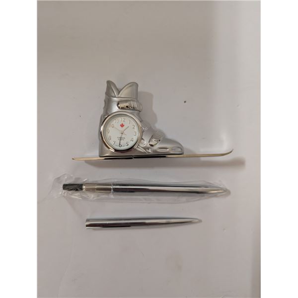 Canada Quartz Ski Boot Design Clock w/ Pen