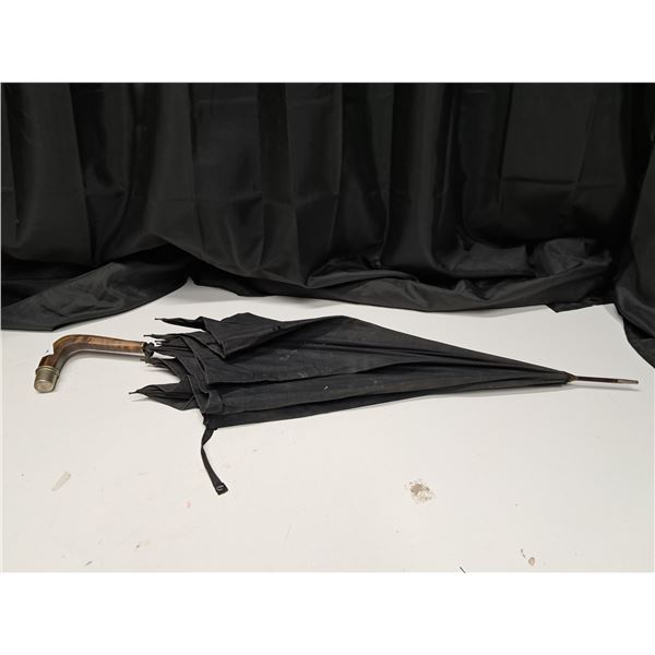 " black vintage umbrella"