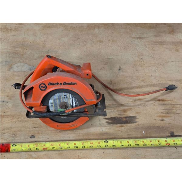Black and decker - circular saw