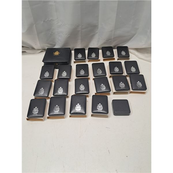 "lot of silver dollar clam shell coin cases" all empty