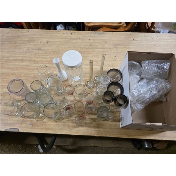 Lot of glassware
