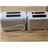 Image 3 : 2 toasters- untested