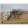 Image 8 : (S) Pyrex Glass Mugs, and Miscellaneous Designed Drinking glasses