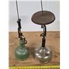 Image 2 : 2 oil lamps-for parts