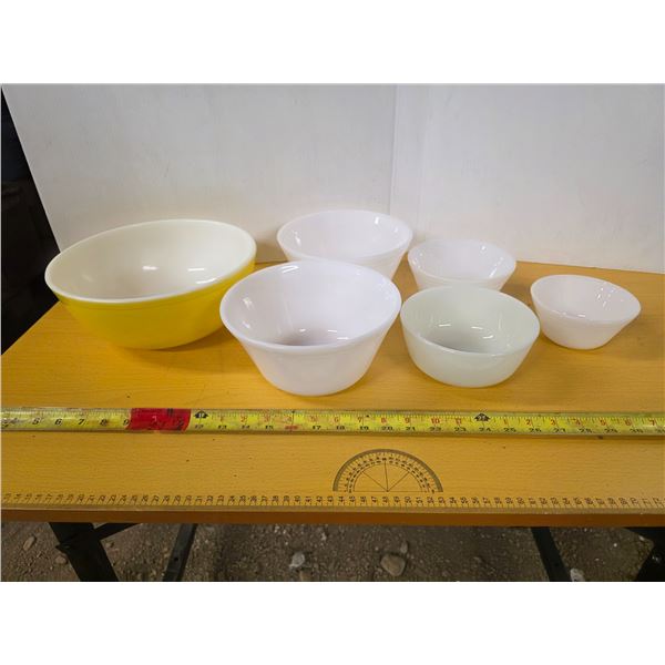 Lot of pyrex bowls