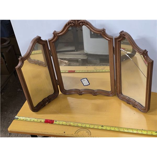 Folding mirror- one pane is broken