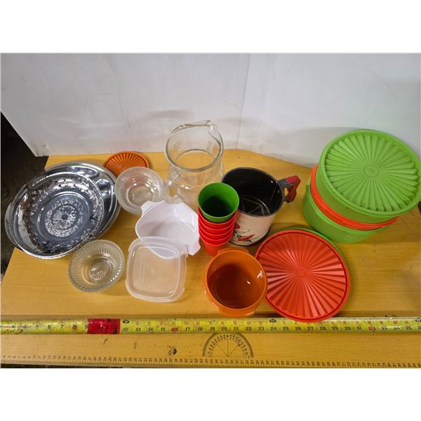 Lot of misc containers