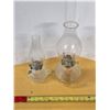 Image 1 : 2 glass oil lamps
