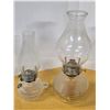 Image 2 : 2 glass oil lamps