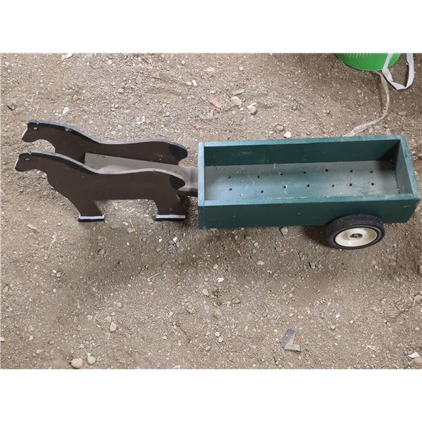 Wood horse and buggy planter