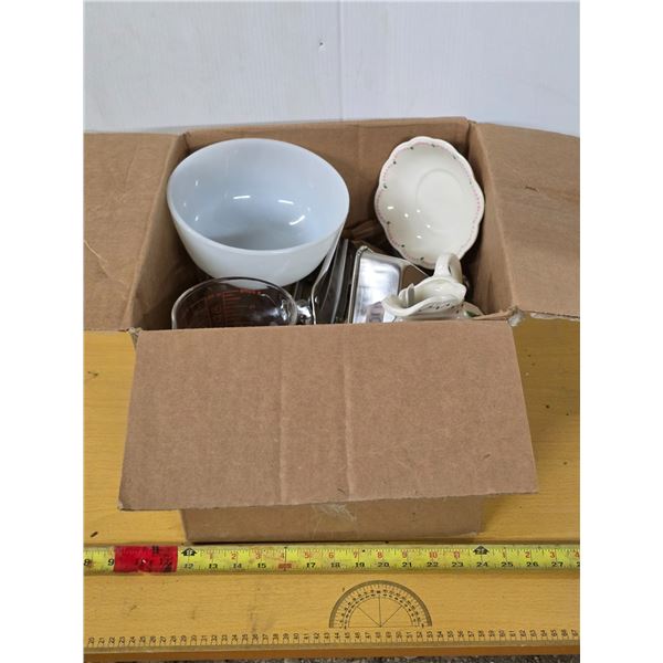 Lot of misc kitchen items