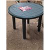 Image 2 : Plastic table 36"W