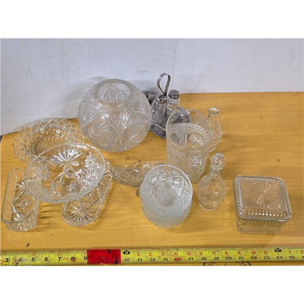Lot of crystal items