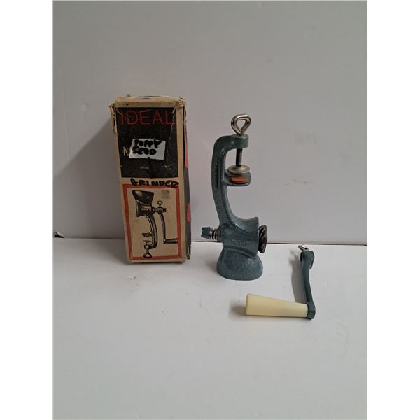 "poppy seed grinder"