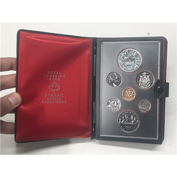 1978 Double Dollar Specimen Set. The Silver Dollar commemorates the Commonwealth Games held in Edmon