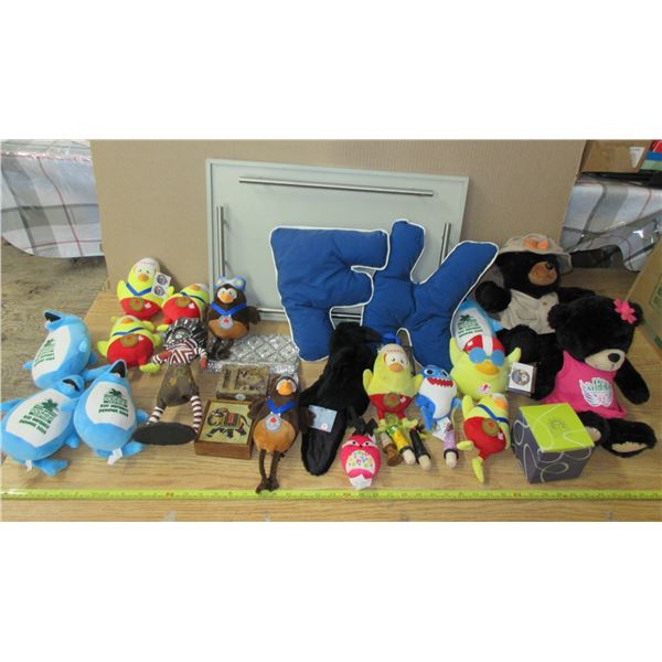 Lot of Stuffed Toys, Decorative Boxes, Bottle's Caps, etc.