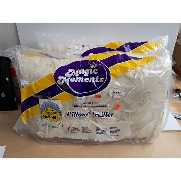 "2 pillows" magic moments