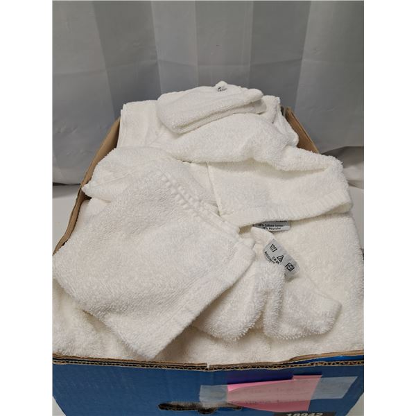 "white towels" 18 pieces