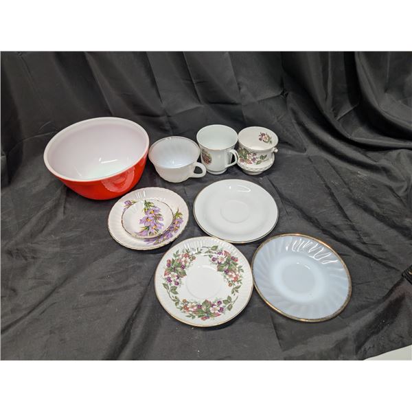 Pyrex Bowl w/ Vintage Saucers and Tea Cups (1) Fire King