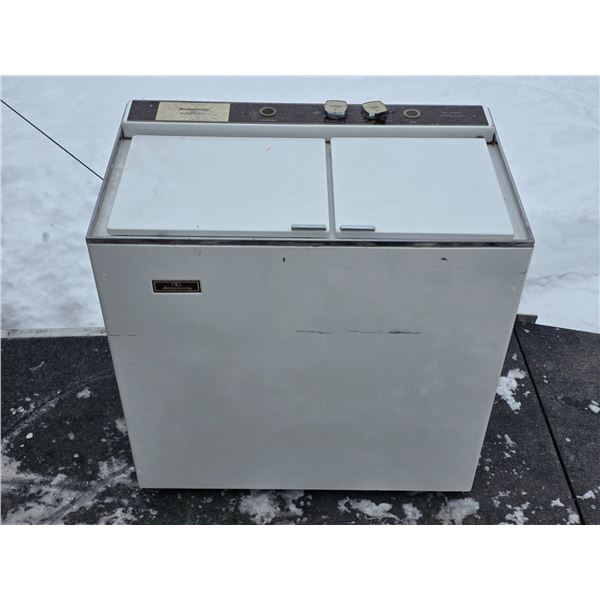 Vintage simplicity washer and dryer