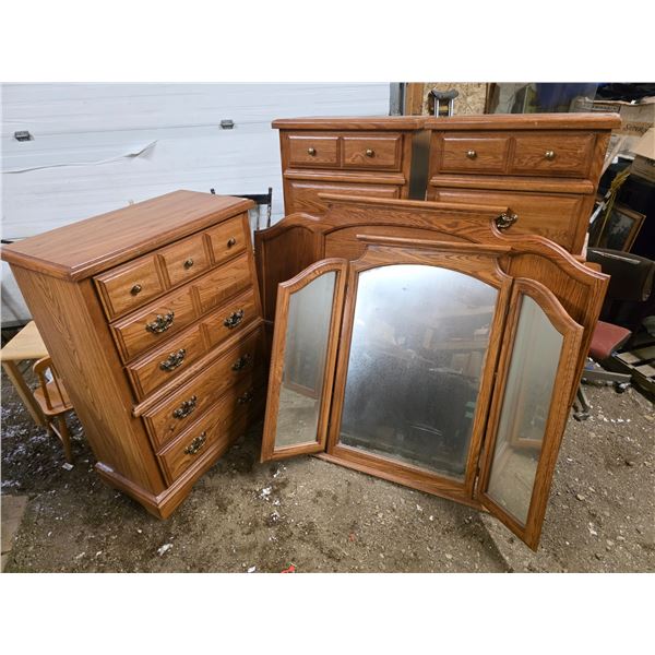 6 piece bedroom set- with dressers and mirror