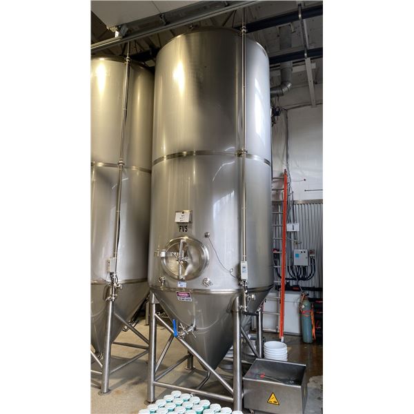 RIPLEY 40.BBL FV, 1240 GALLON CAPACITY STAINLESS STEEL JACKETED FERMENTATION TANK