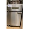 Image 2 : AMERICAN RANGE STAINLESS STEEL COMMERCIAL 2 BASKET DEEP FRYER