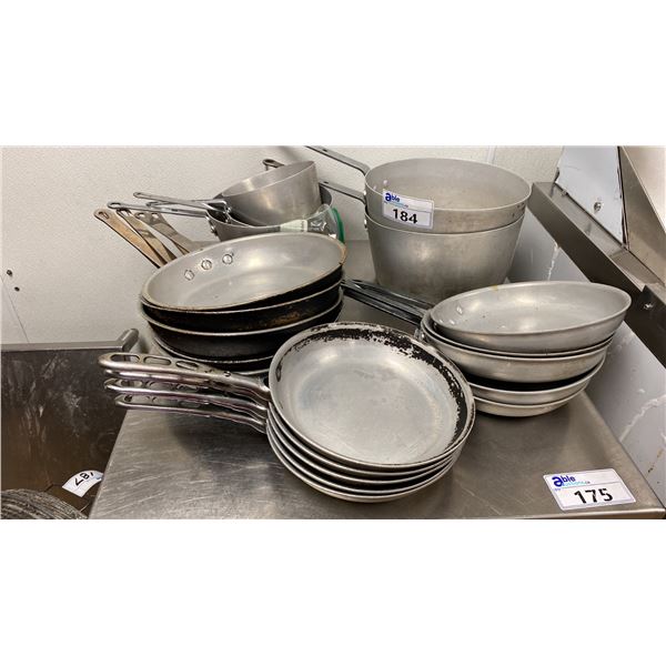 APPROX. 20 COMMERCIAL GRADE ALUMINIUM COOKING POTS AND FRYING PANS