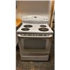 Image 1 : G.E WHITE 4 BURNER ELECTRIC STOVE