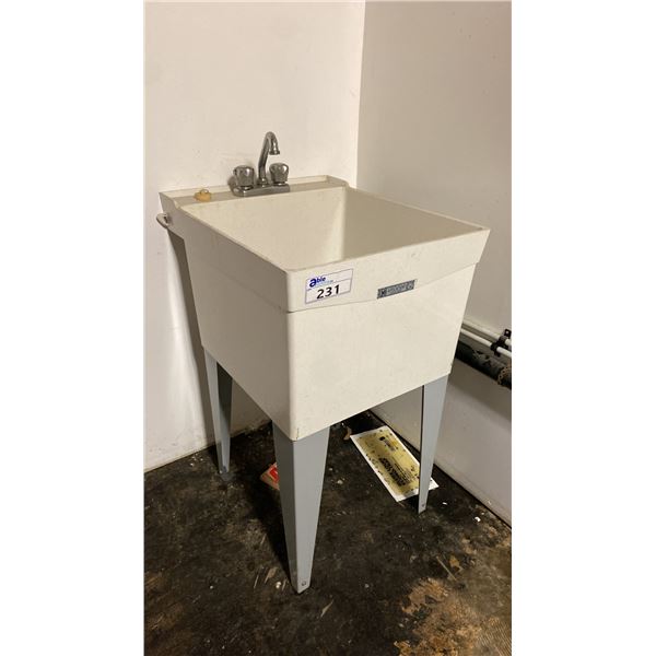 ELM UTILATUB MODEL 18 WASH TUB/SINK  *BUYER MUST BRING TOOLS FOR REMOVAL*