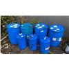 Image 2 : GROUP OF 7 BLUE PLASTIC BARRELS - (4) 55 GALLON & (3) 15 GALLON