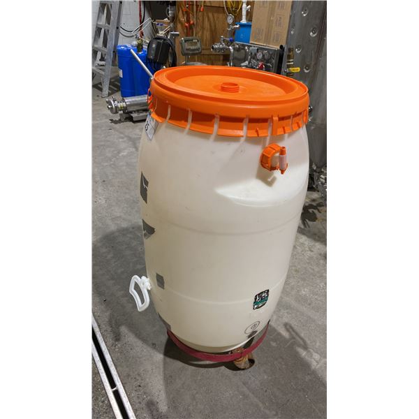WHITE PLASTIC LIQUID STORAGE BARREL WITH TAP AND ORANGE LID 120 LITRE CAPACITY