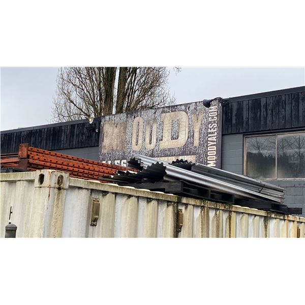 ASSORTED PALLET RACKING PCS. 3 ORANGE UPRIGHTS, 2 BLUE UPRIGHTS, 2 SIDE RAILS AND