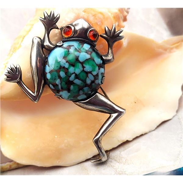 Whimsical Climbing Tree Frog Brooch - Artisan .925